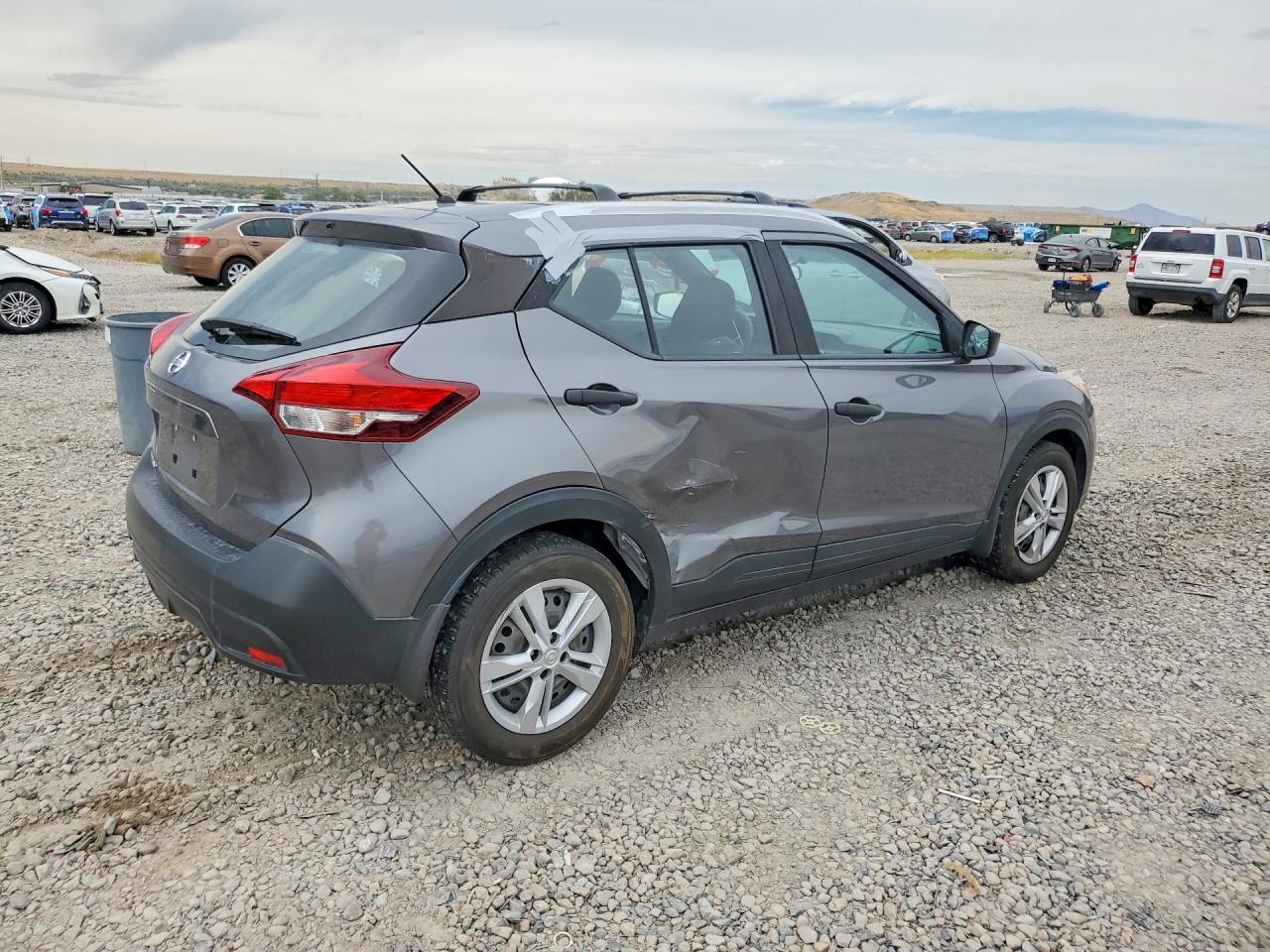 2019 Nissan Kicks S - Фото 3