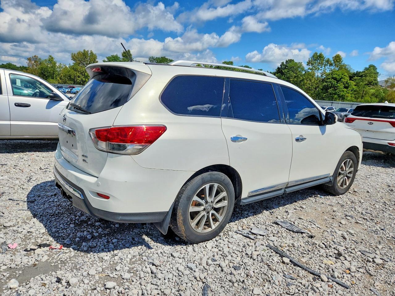 2014 Nissan Pathfinder Sl - Фото 3