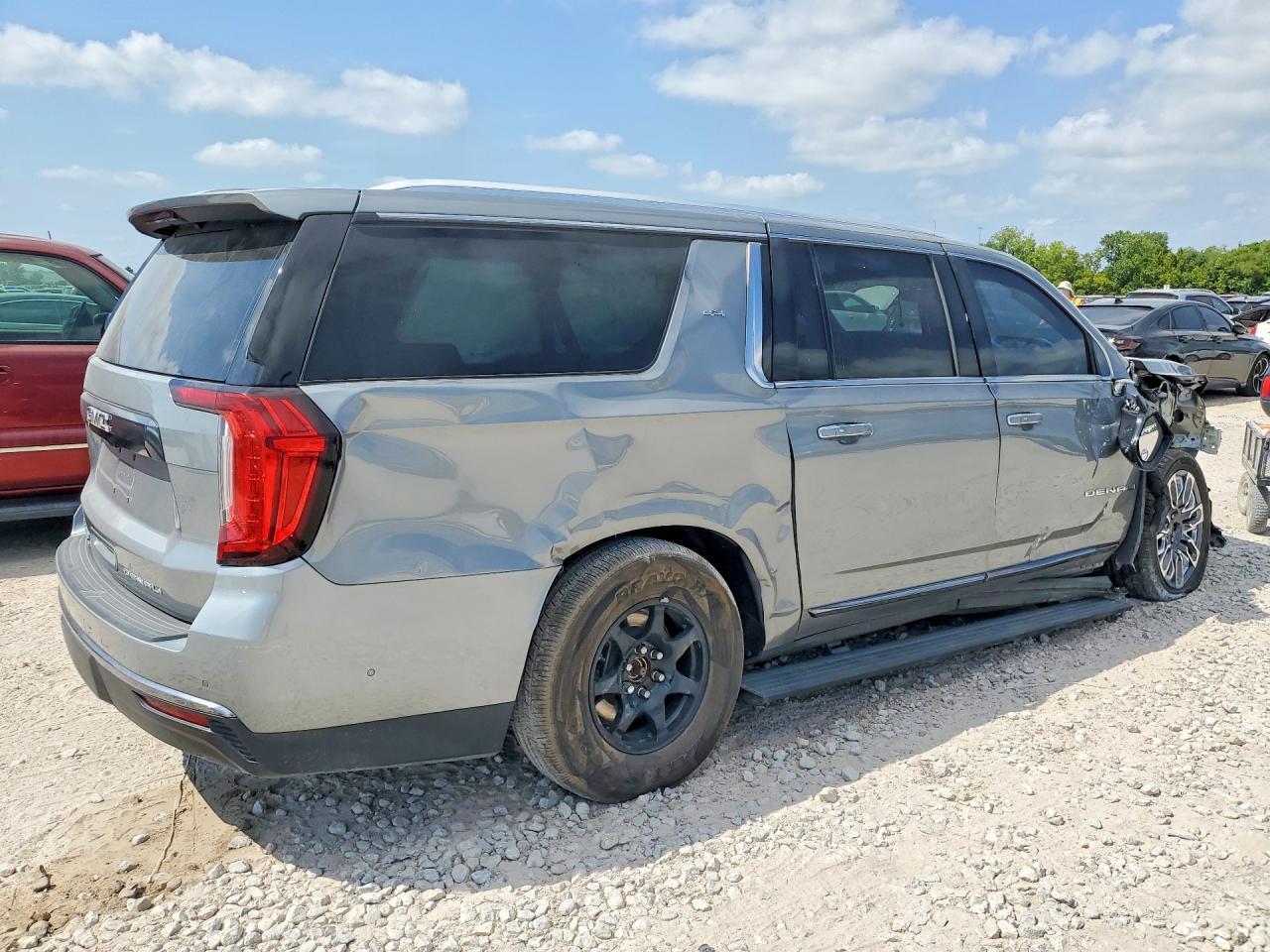 2023 GMC Yukon Xl Denali Ultimate - Image 3
