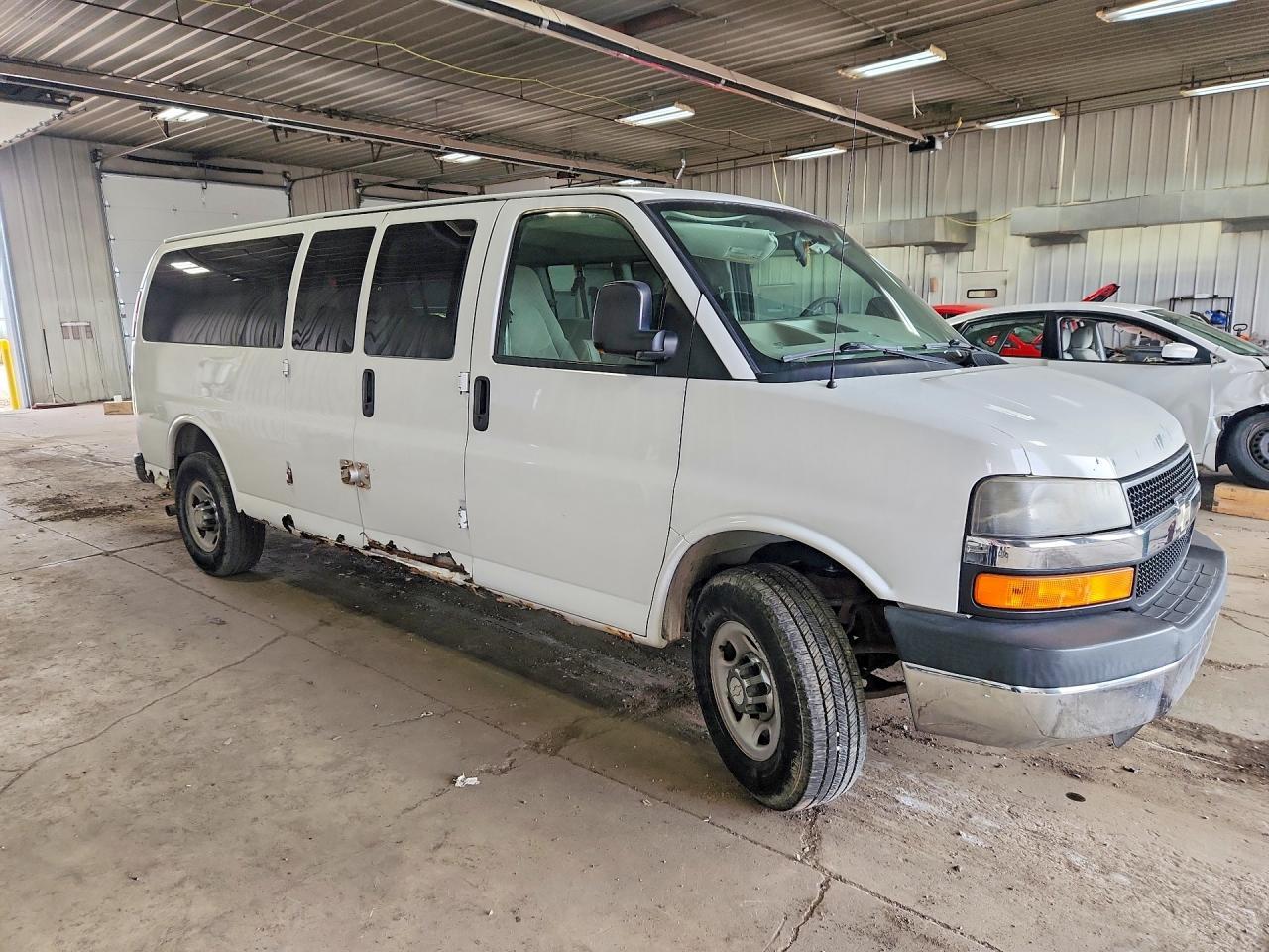 2008 Chevrolet Express G3500 - Фото 4