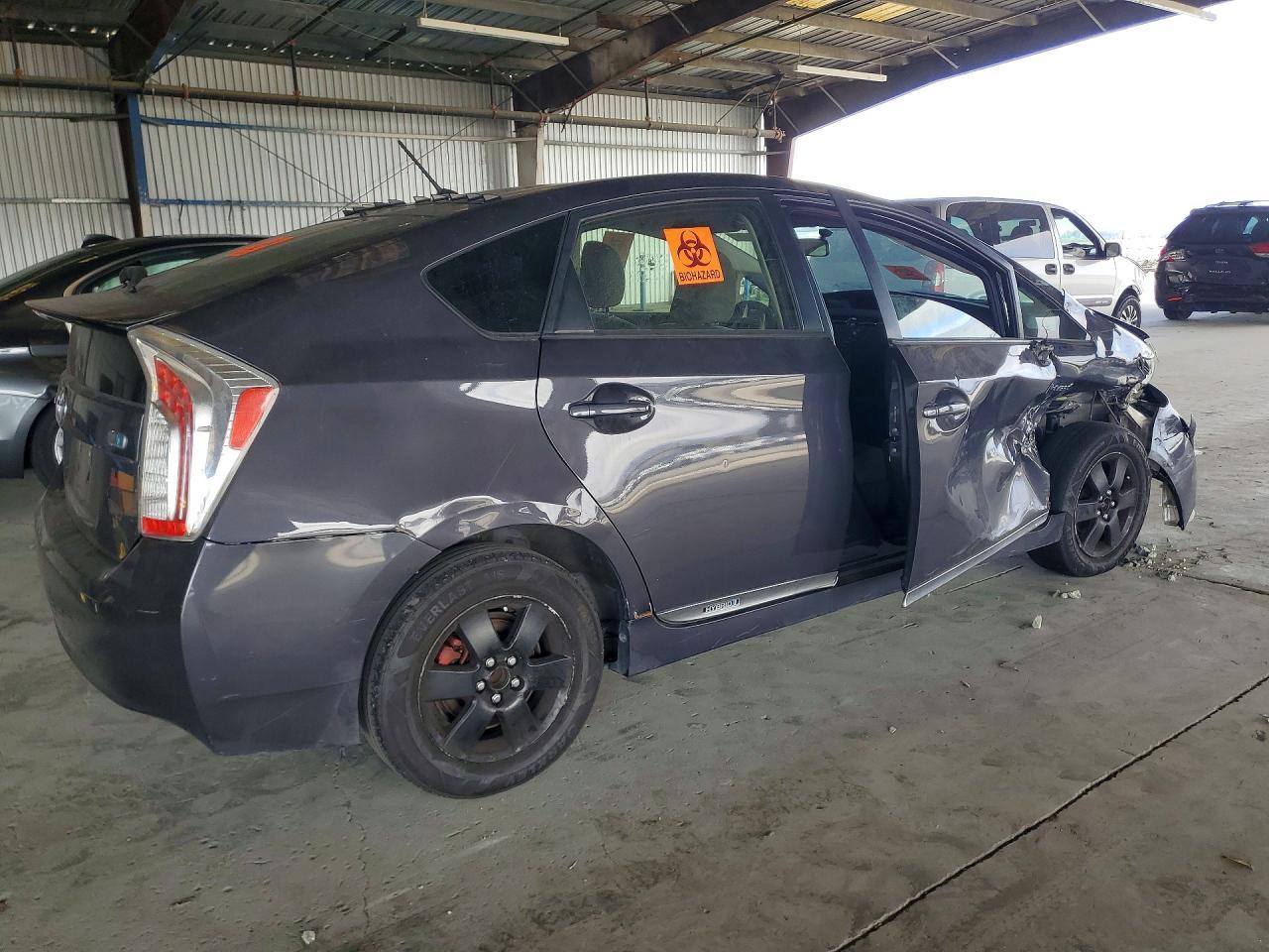 2012 Toyota Prius Two - Фото 3