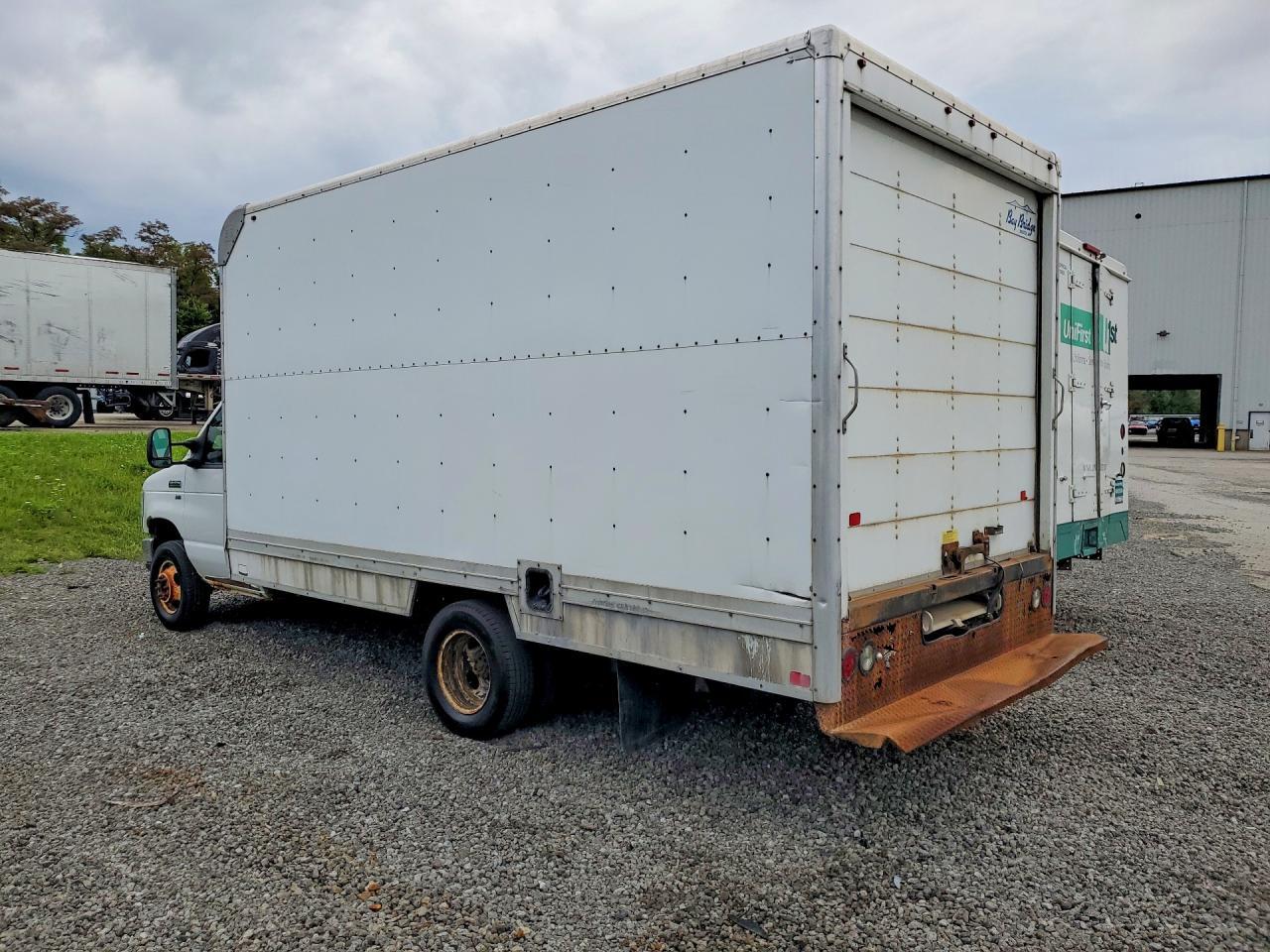 2015 Ford E350 Box Truck - Image 2