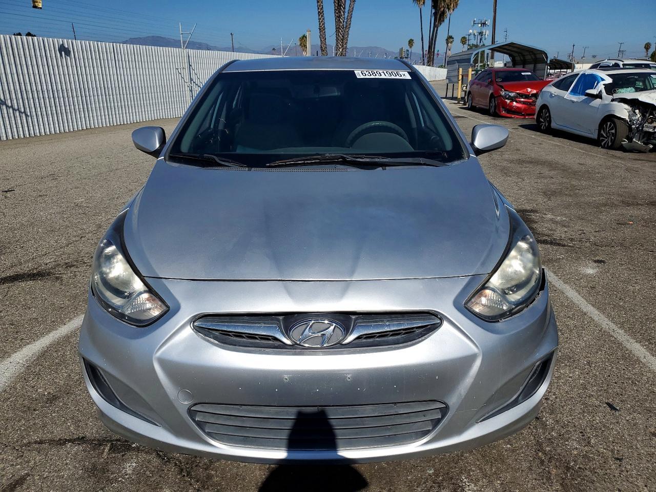 2012 Hyundai Accent Gls - Image 5