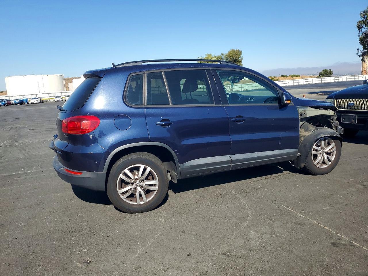 2016 Volkswagen Tiguan S - Image 3