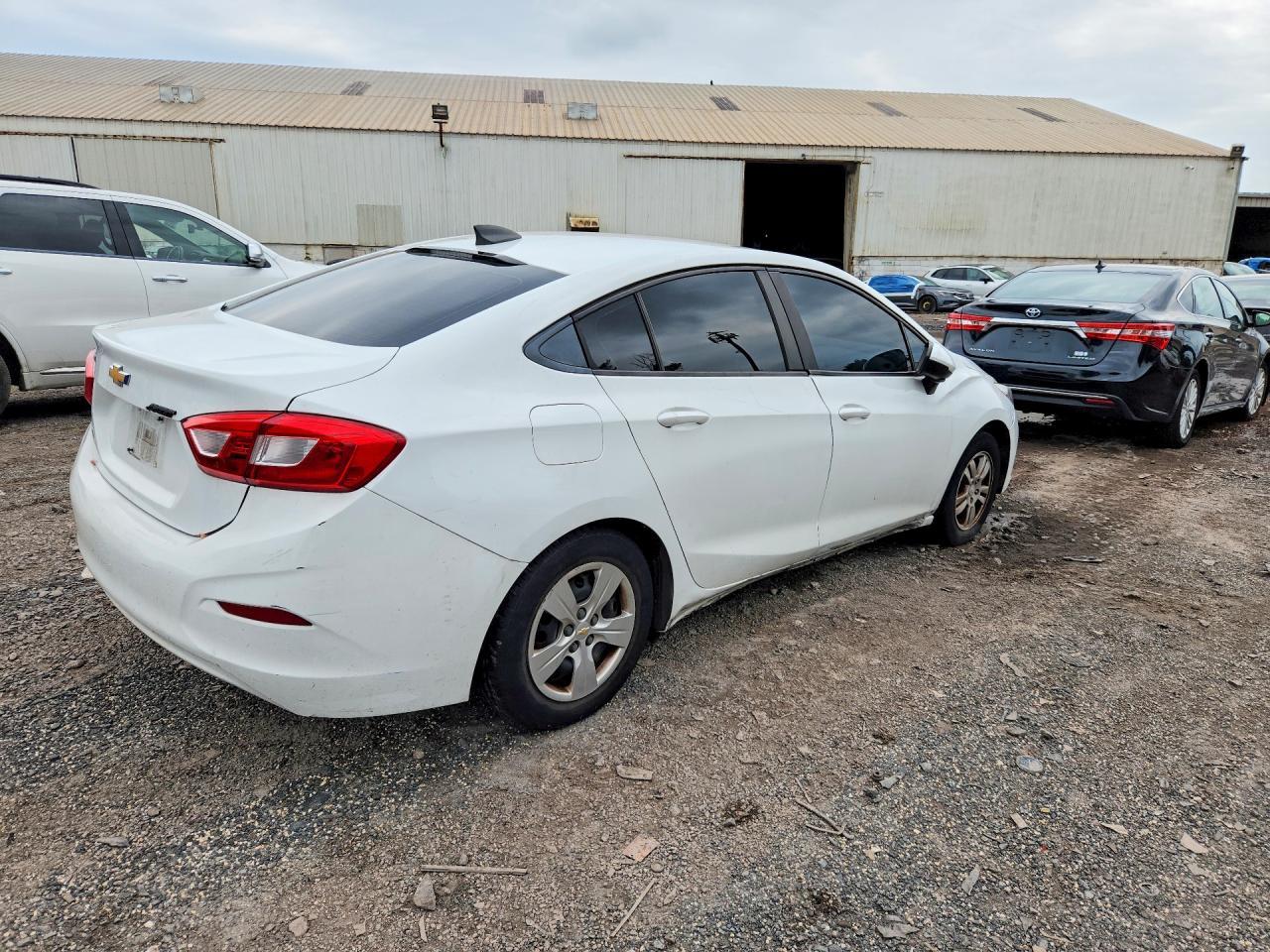 2016 Chevrolet Cruze Ls - Фото 3