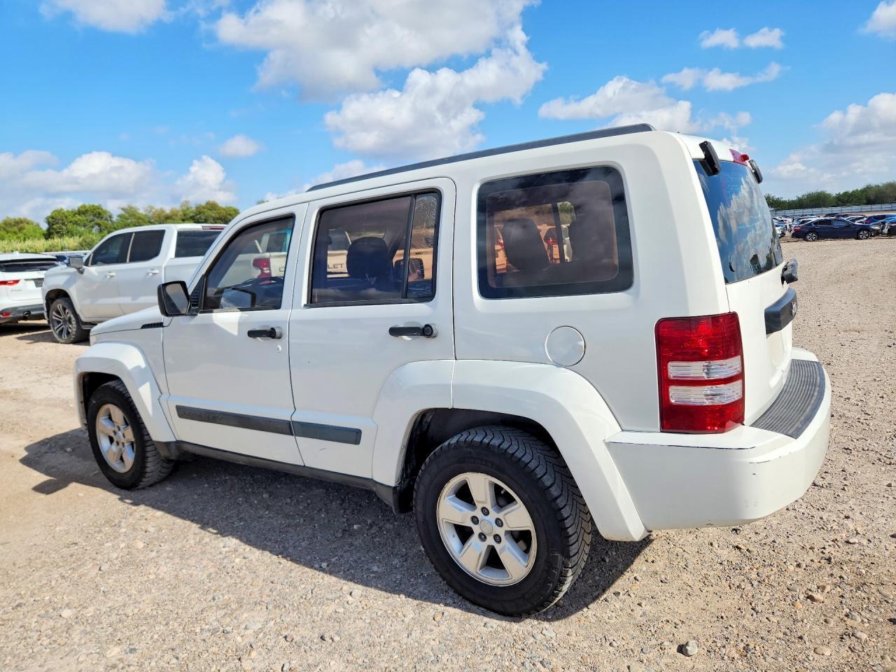 2010 Jeep Liberty Sport - Фото 2