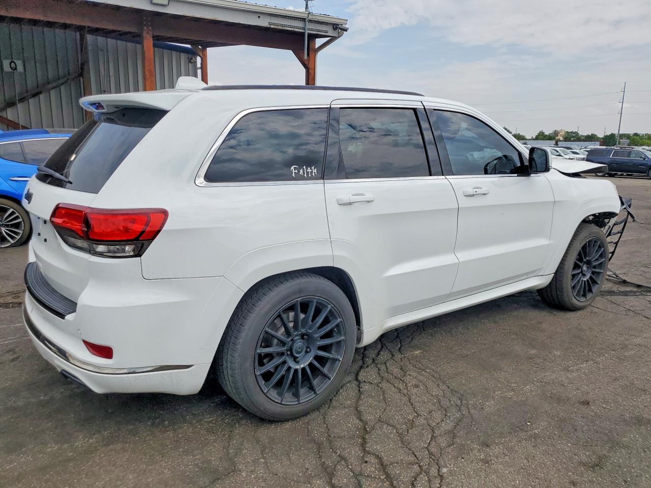 2016 Jeep Grand Cherokee Overland - Image 3