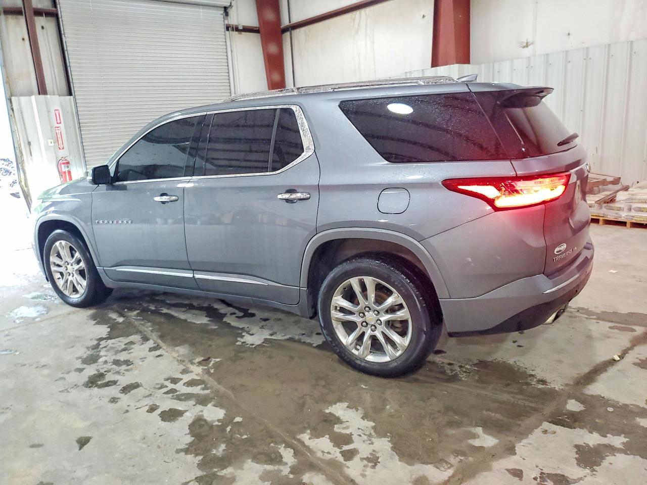 2021 Chevrolet Traverse High Country - Фото 2