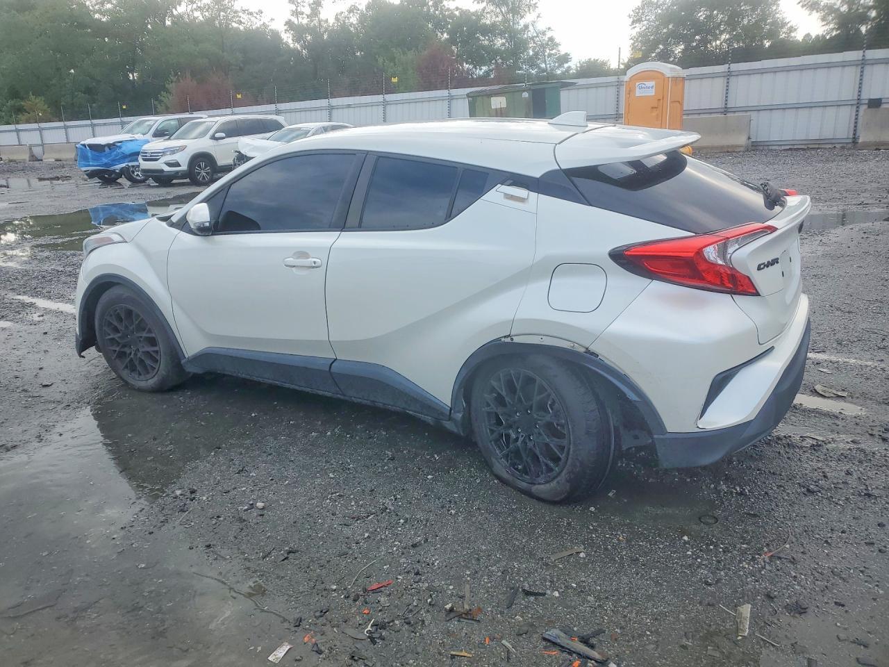 2019 Toyota C-Hr Le - Фото 2
