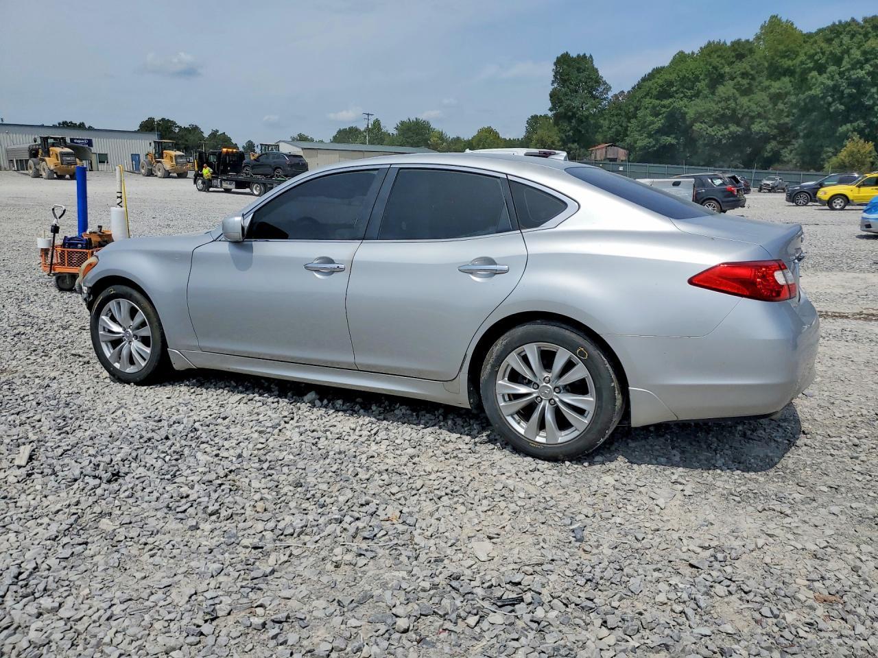 2011 Infiniti M37 Base - Фото 2