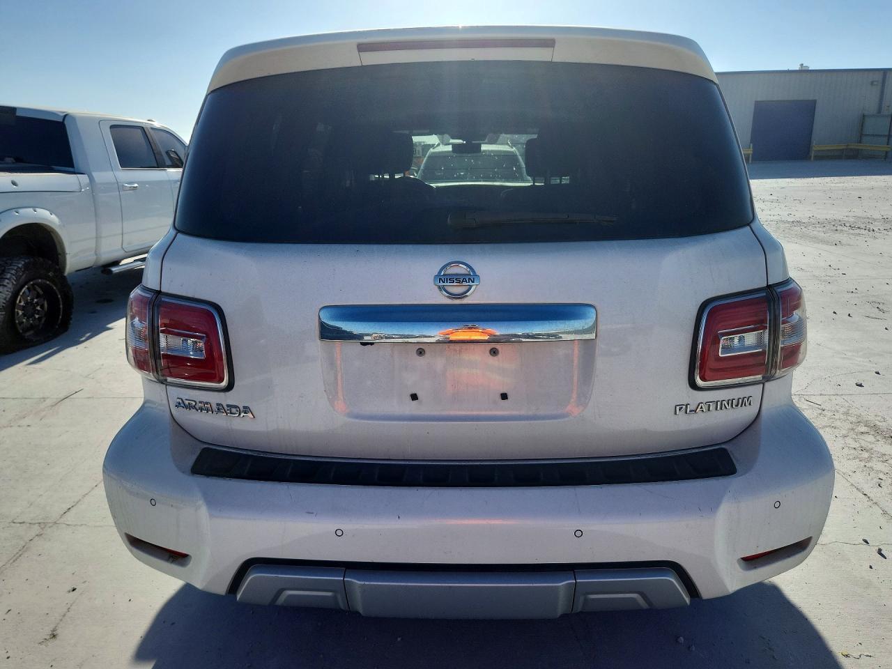 2018 Nissan Armada Platinum - Фото 6