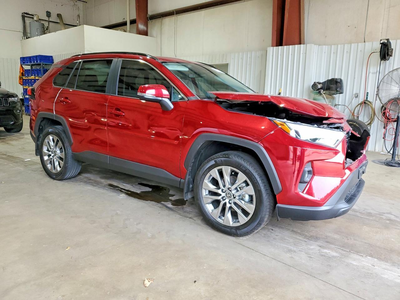 2025 Toyota Rav4 Xle Premium - Image 4