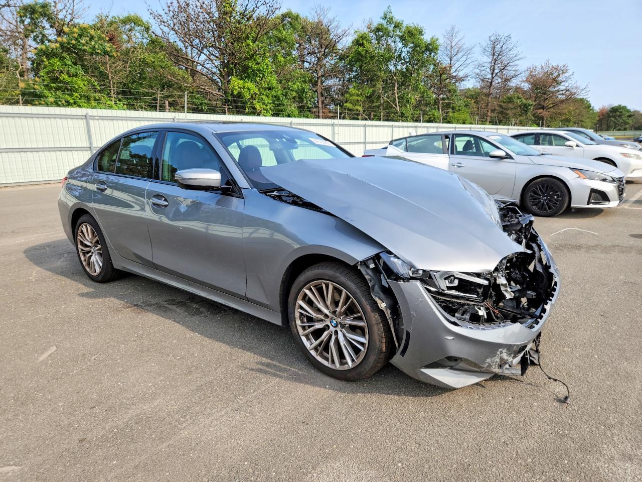 2023 BMW 330Xi - Фото 4