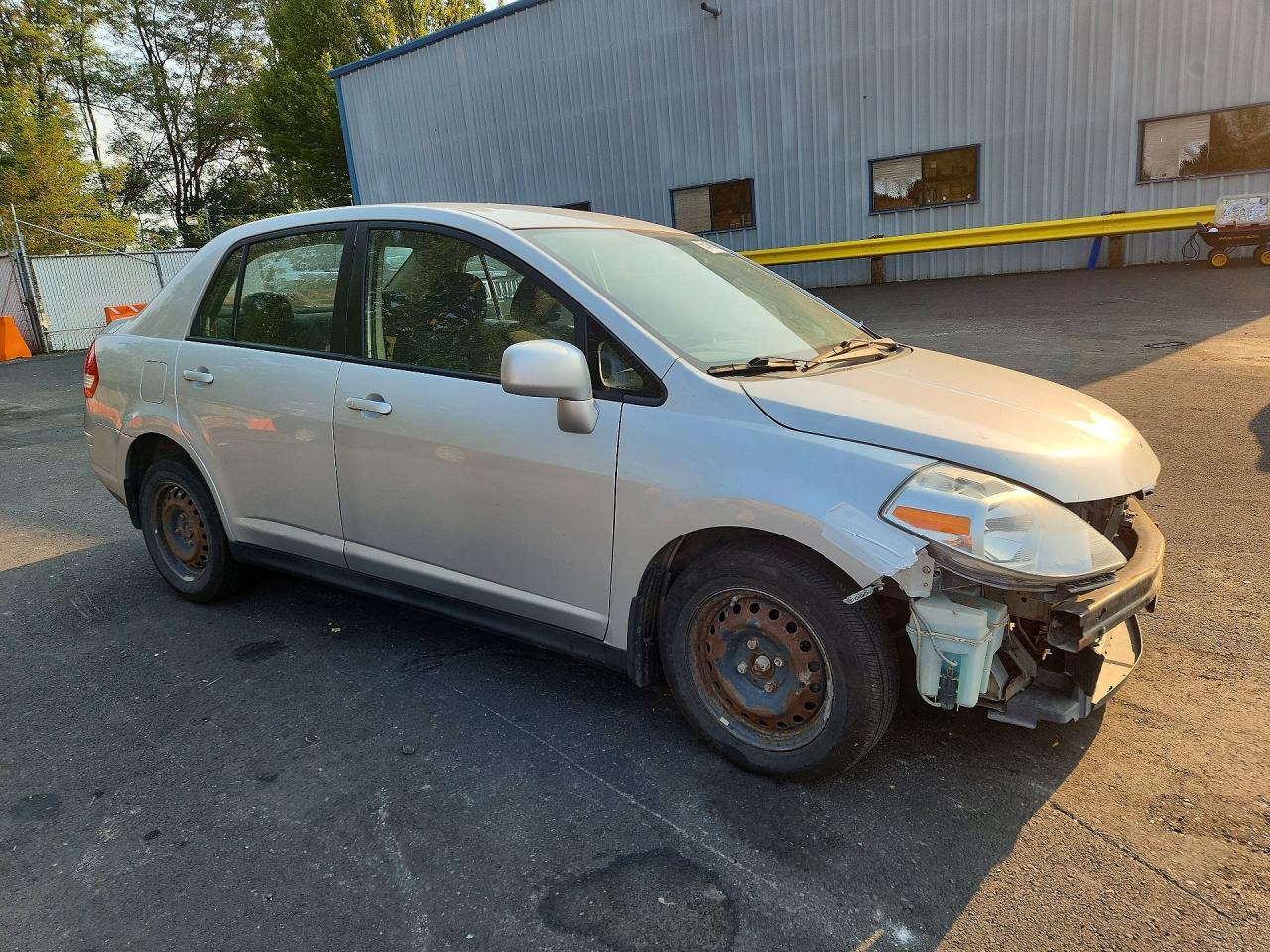 2011 Nissan Versa 1.8 S - Фото 4
