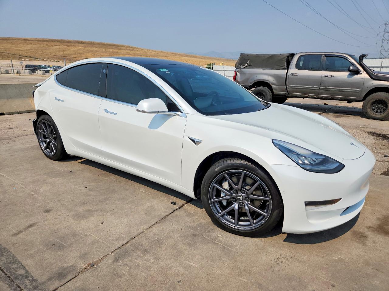 2020 Tesla Model 3 - Фото 4