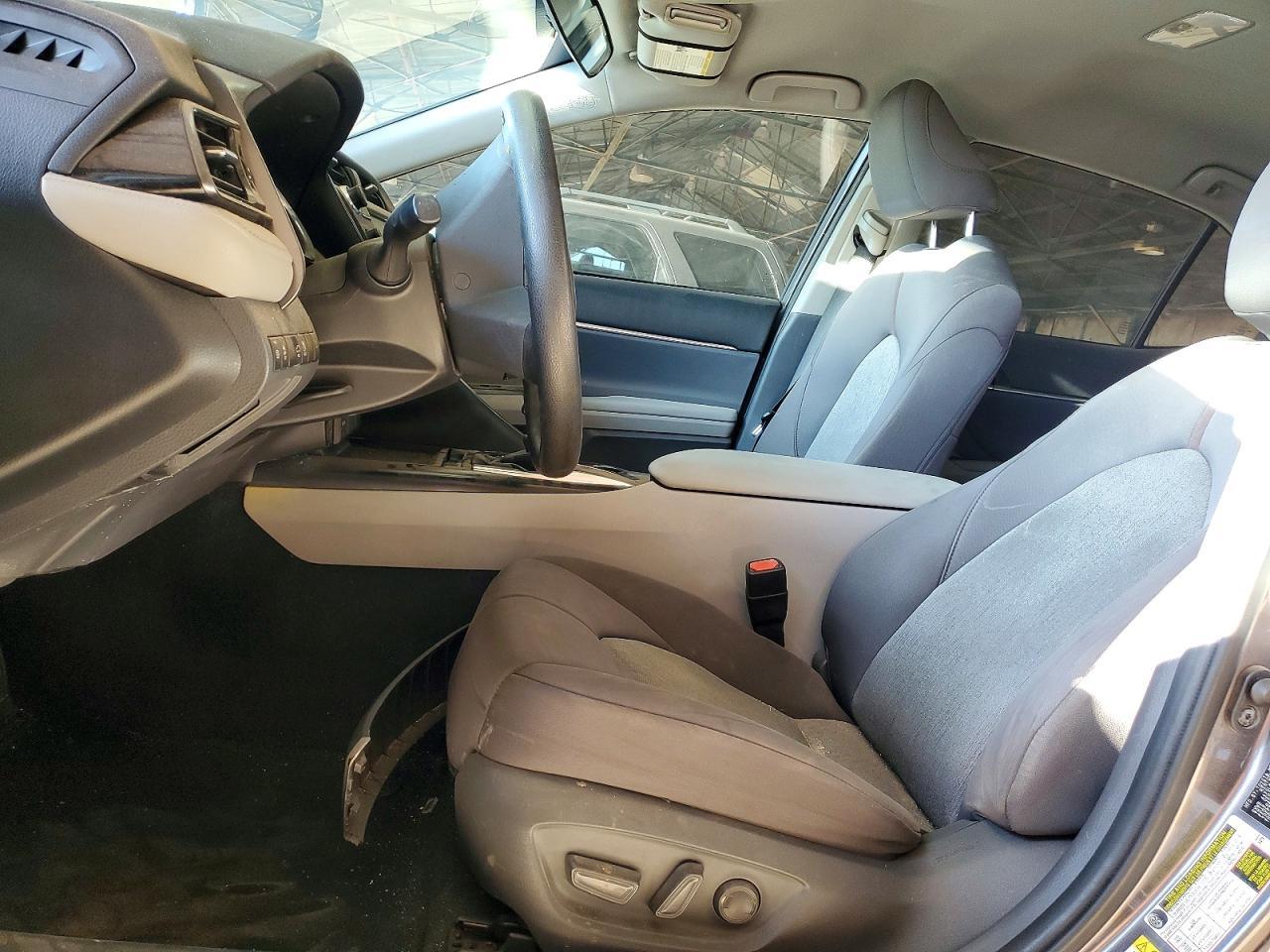 2019 Toyota Camry Le - Image 7