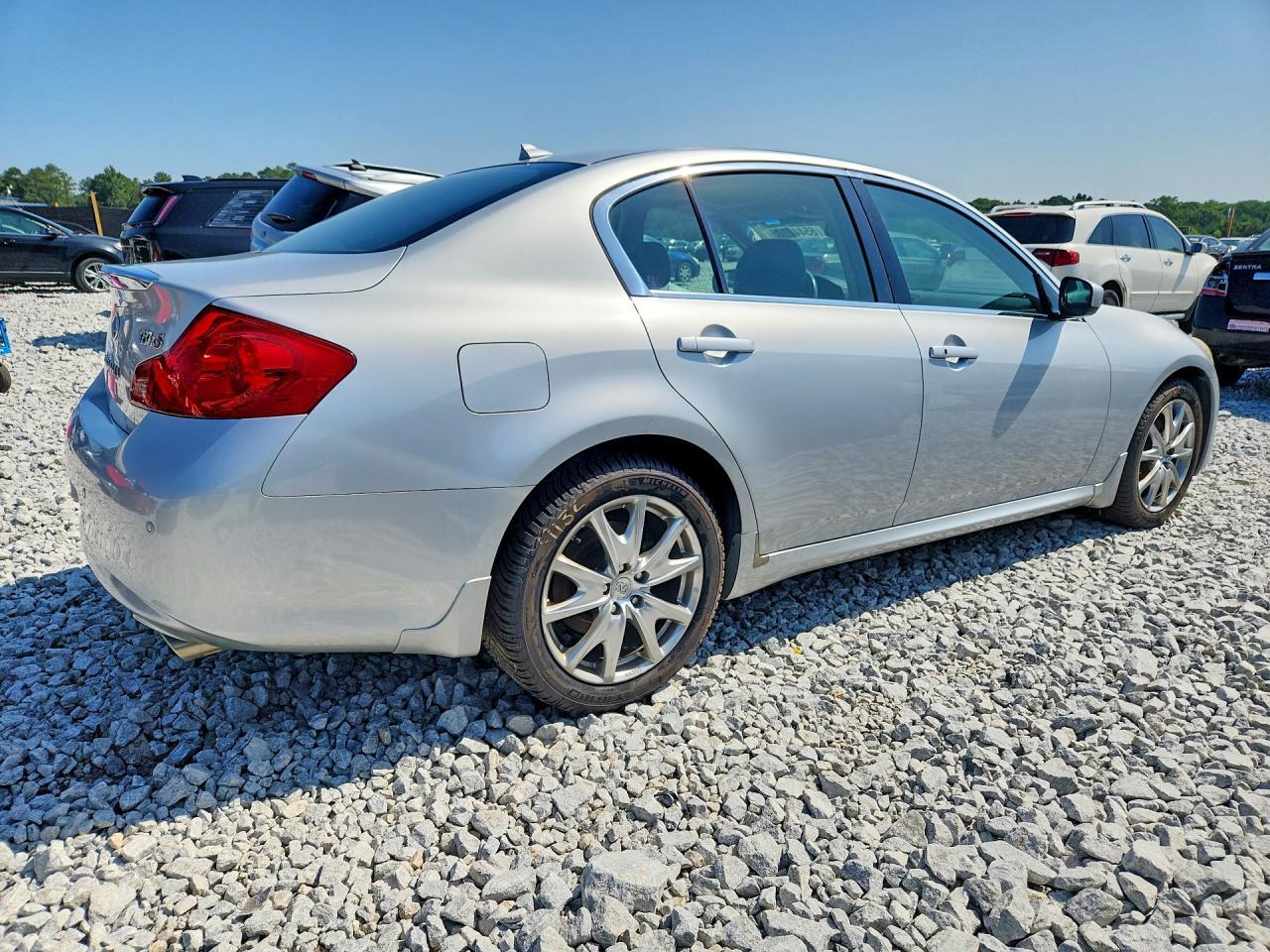 2011 Infiniti G37 Sedan X - Фото 3