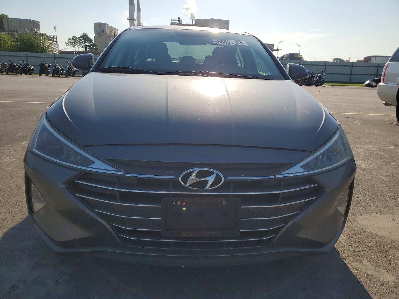 2019 Hyundai Elantra Se - Фото 5