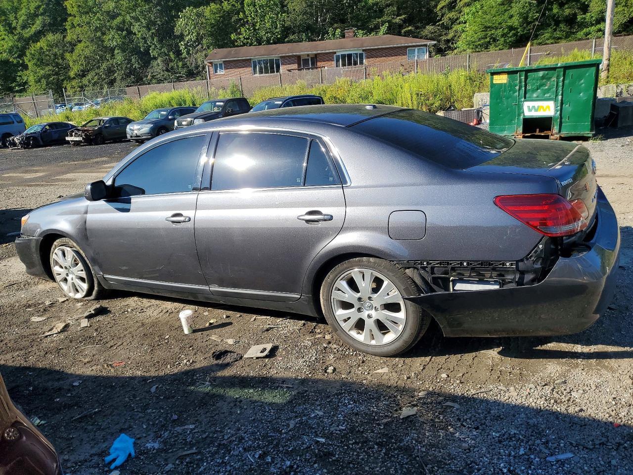2010 Toyota Avalon Xls - Image 2