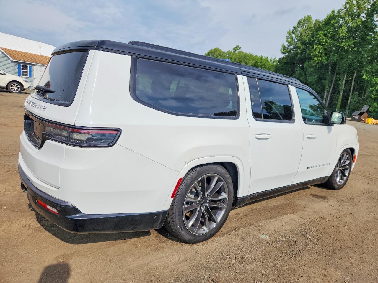2024 Jeep Grand Wagoneer L Series Ii - Image 3