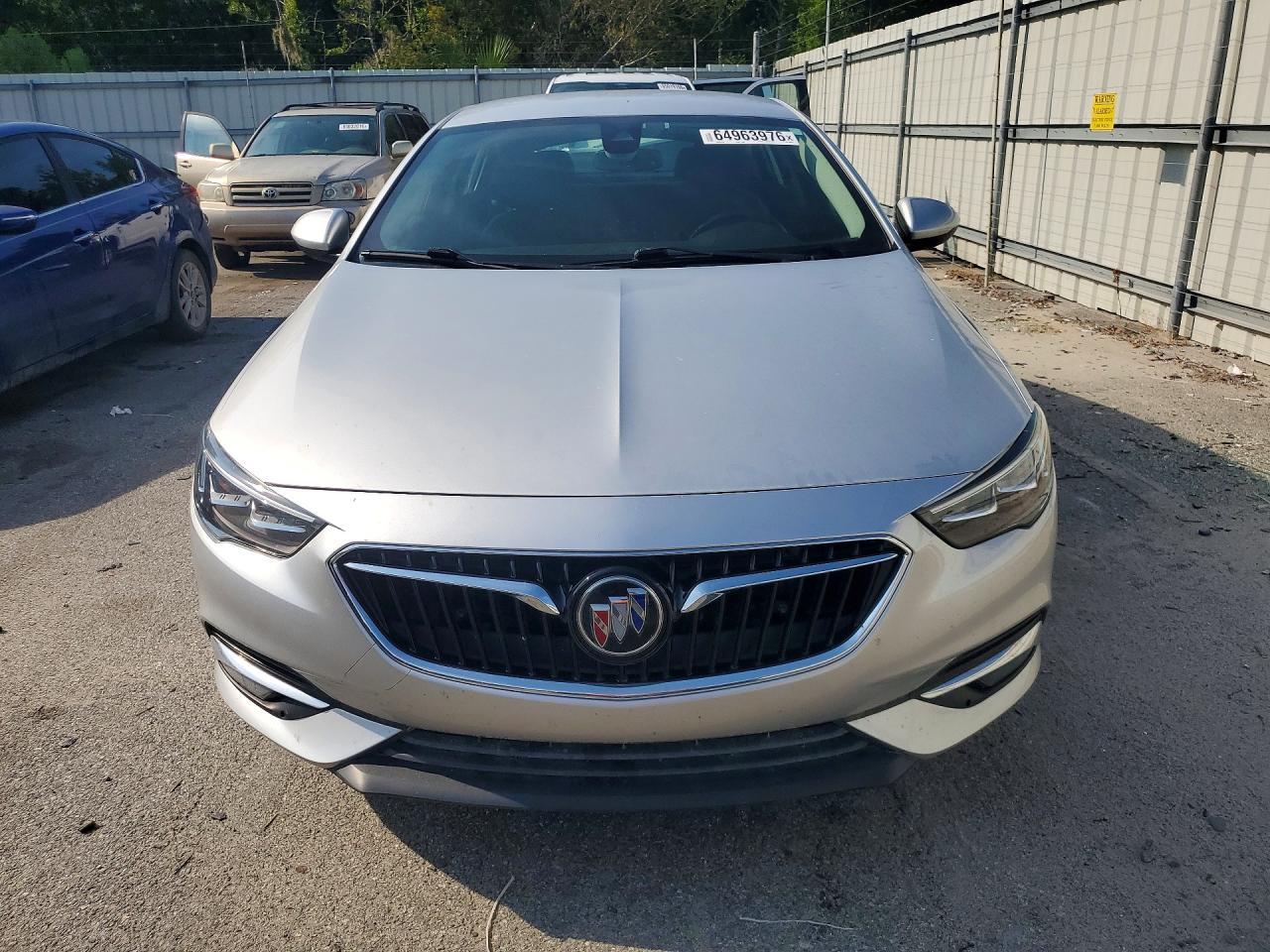 2018 Buick Regal Essence - Image 5