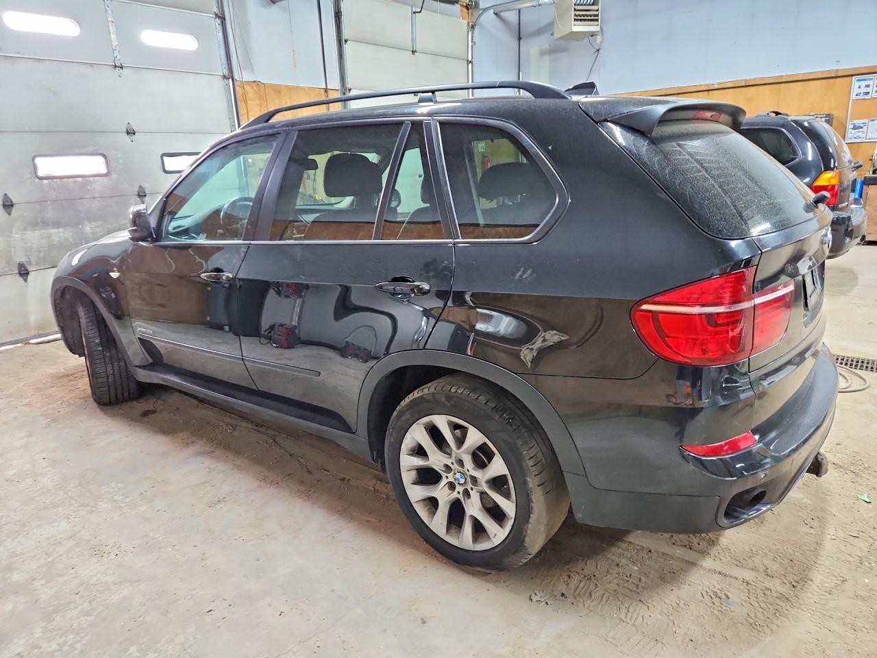 2012 BMW X5 xDrive35I - Фото 2
