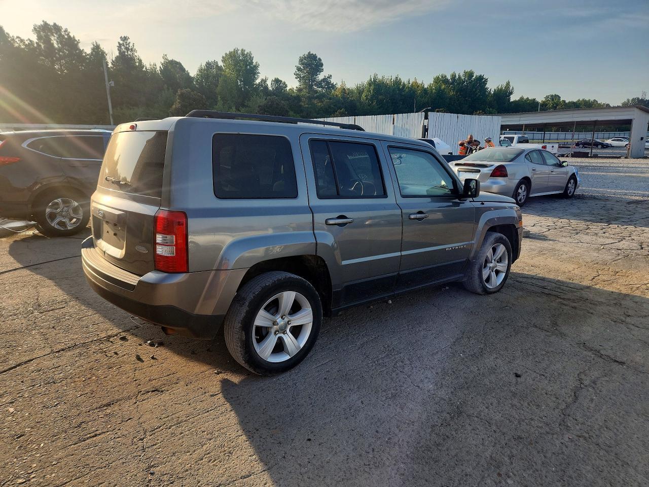 2012 Jeep Patriot Latitude - Image 3