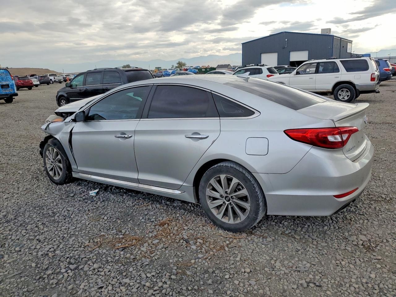 2017 Hyundai Sonata Sport - Фото 2