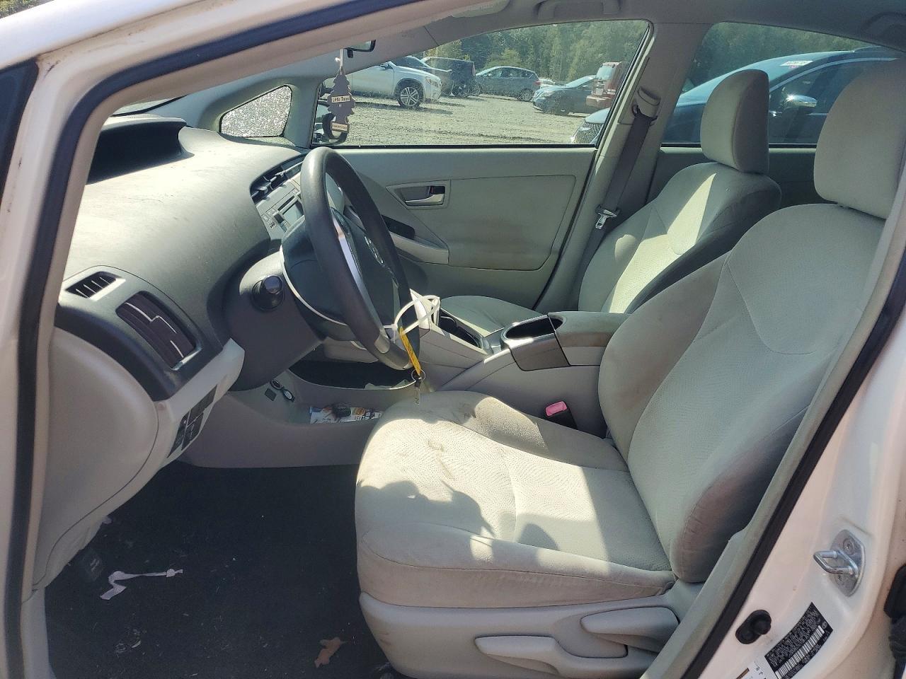 2012 Toyota Prius Two - Фото 7