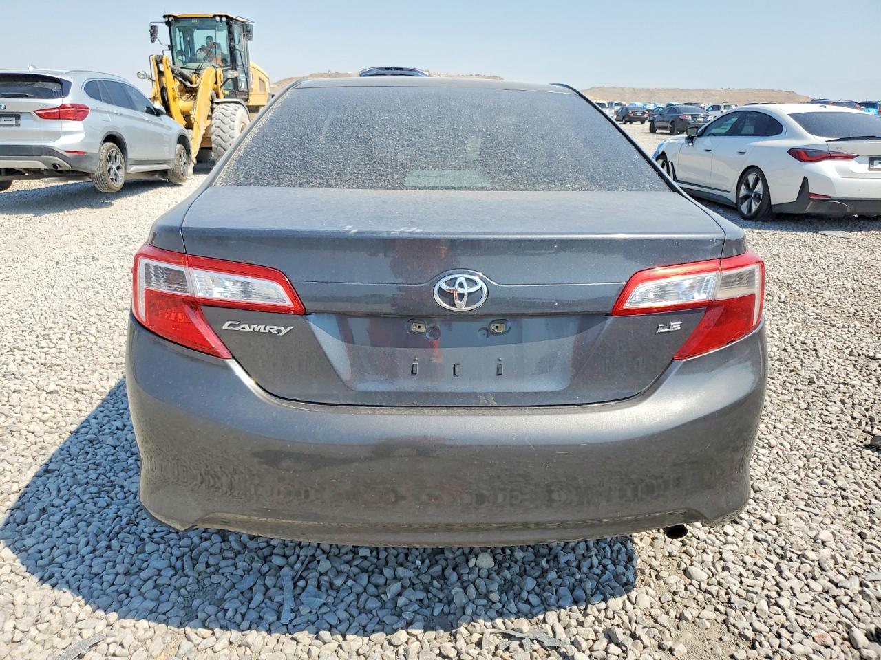2012 Toyota Camry Le - Image 6