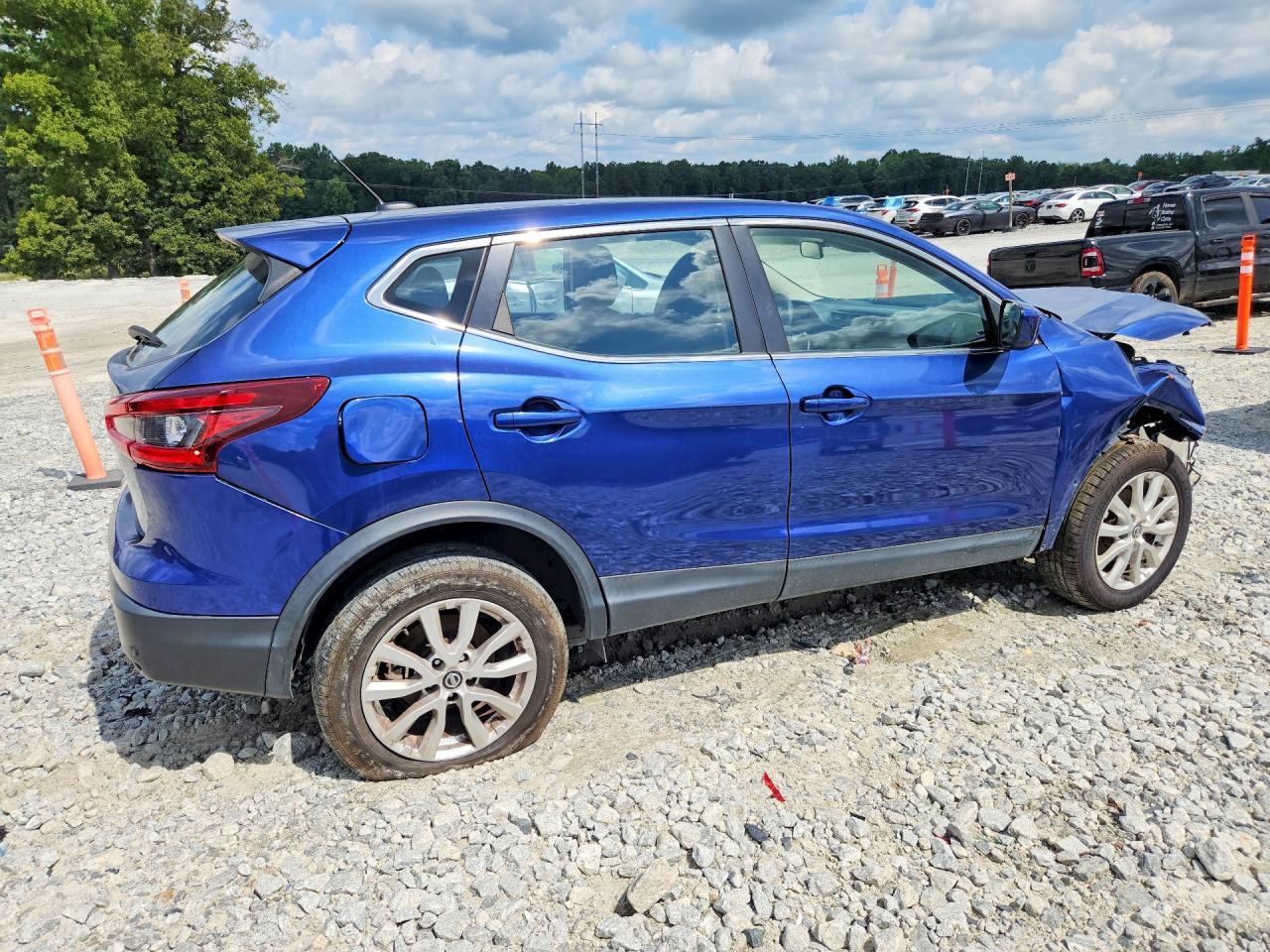 2021 Nissan Rogue Sport S - Image 3