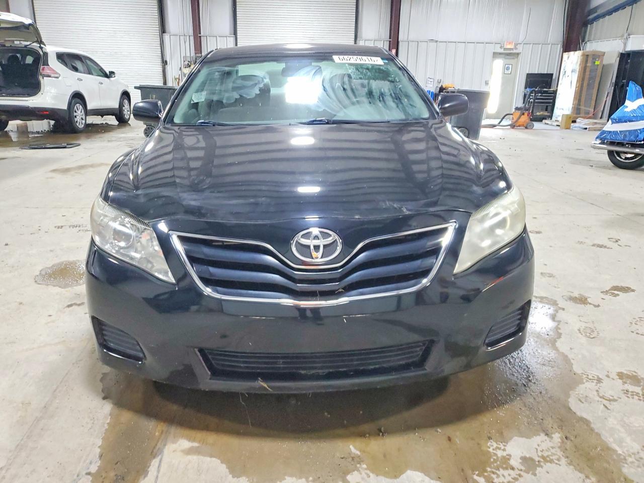 2011 Toyota Camry Le - Image 5