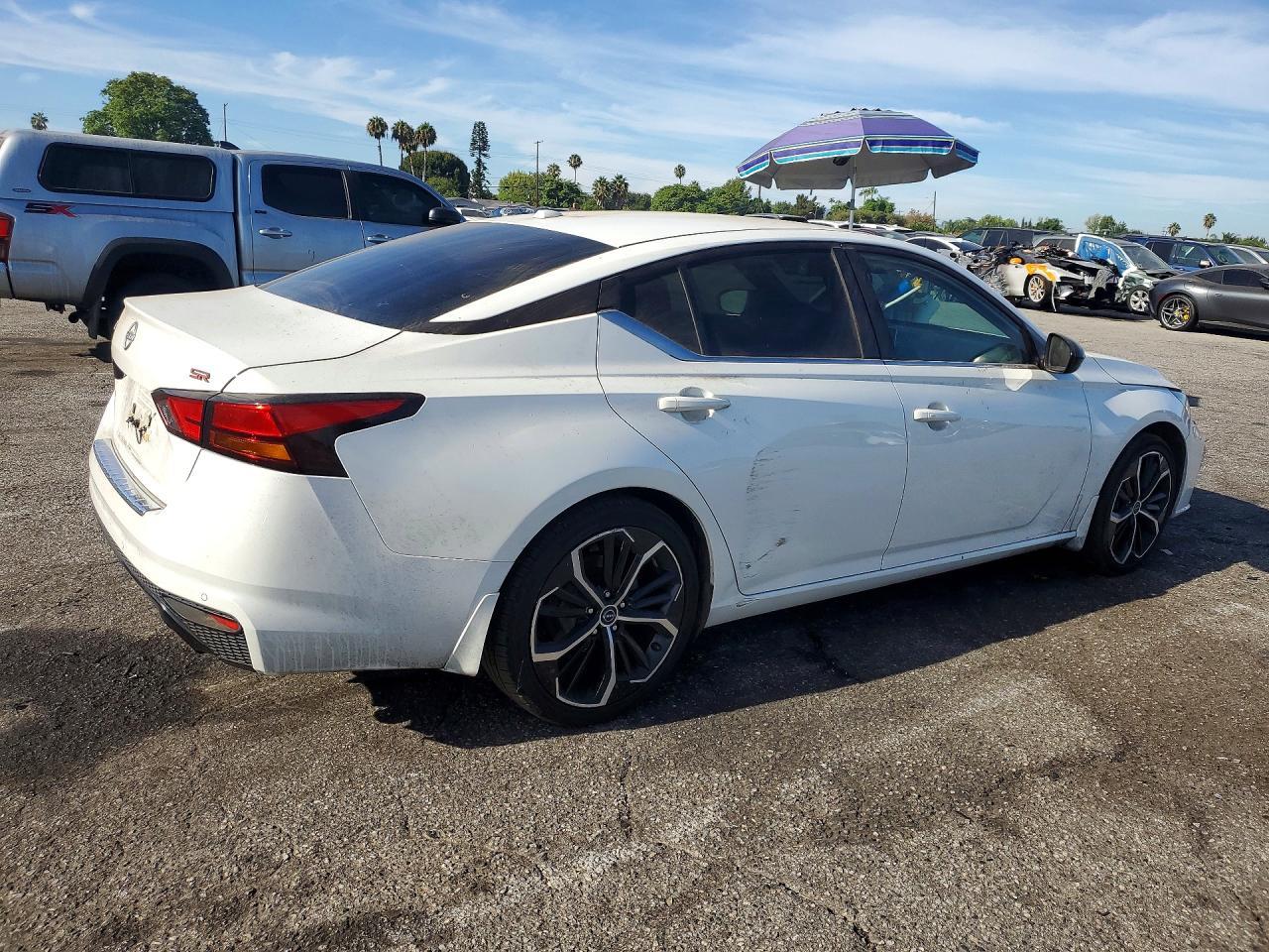 2023 Nissan Altima Sr - Image 3