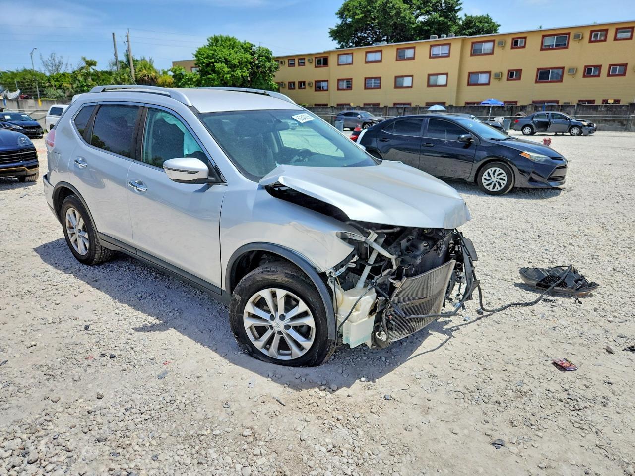 2016 Nissan Rogue Sv - Image 4