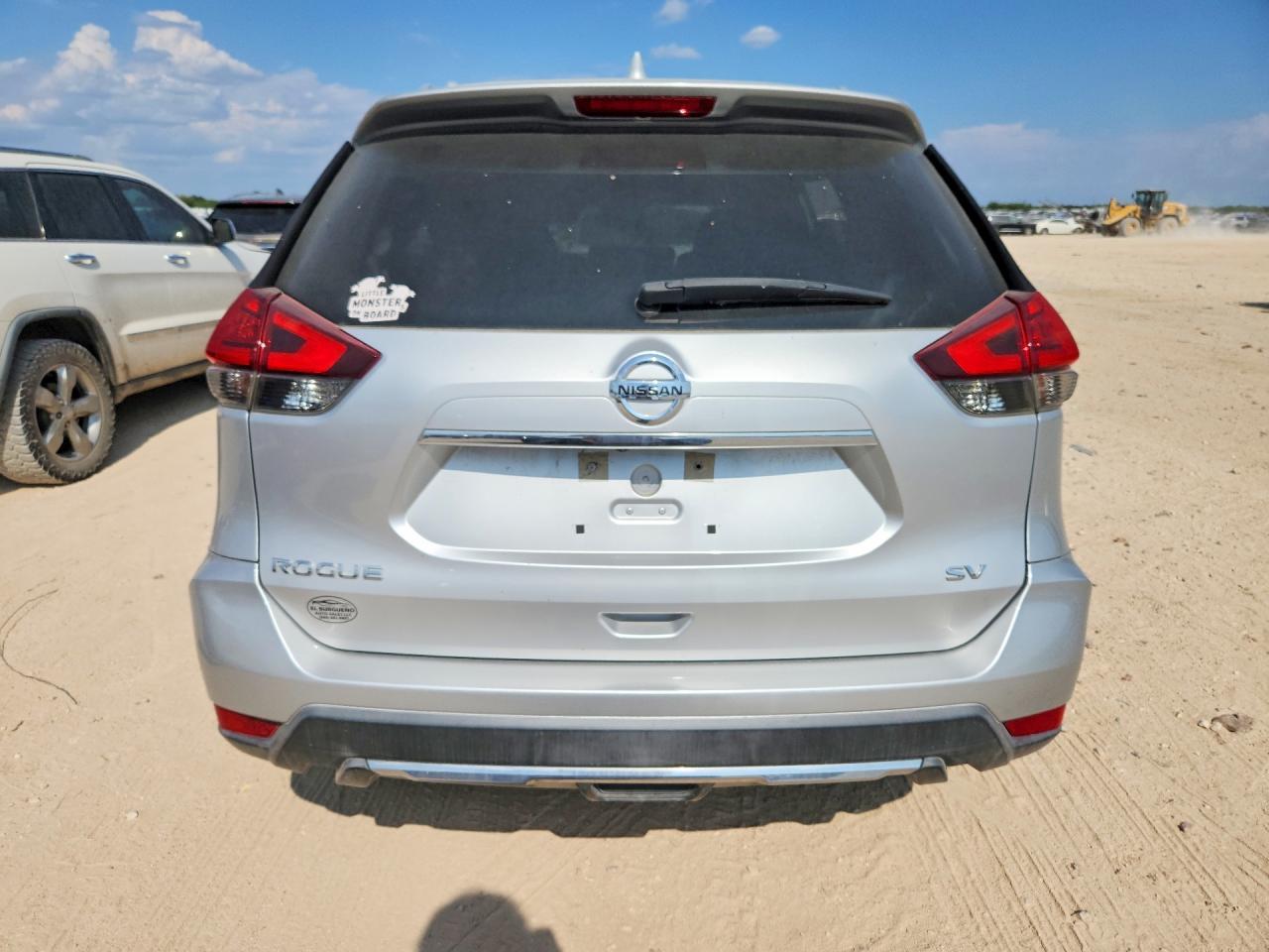 2017 Nissan Rogue Sv - Image 6