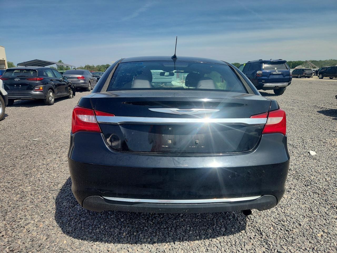 2012 Chrysler 200 Touring - Фото 6