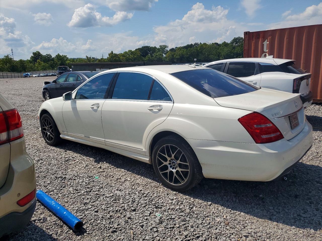 2010 Mercedes-Benz S 550 4Matic - Image 2
