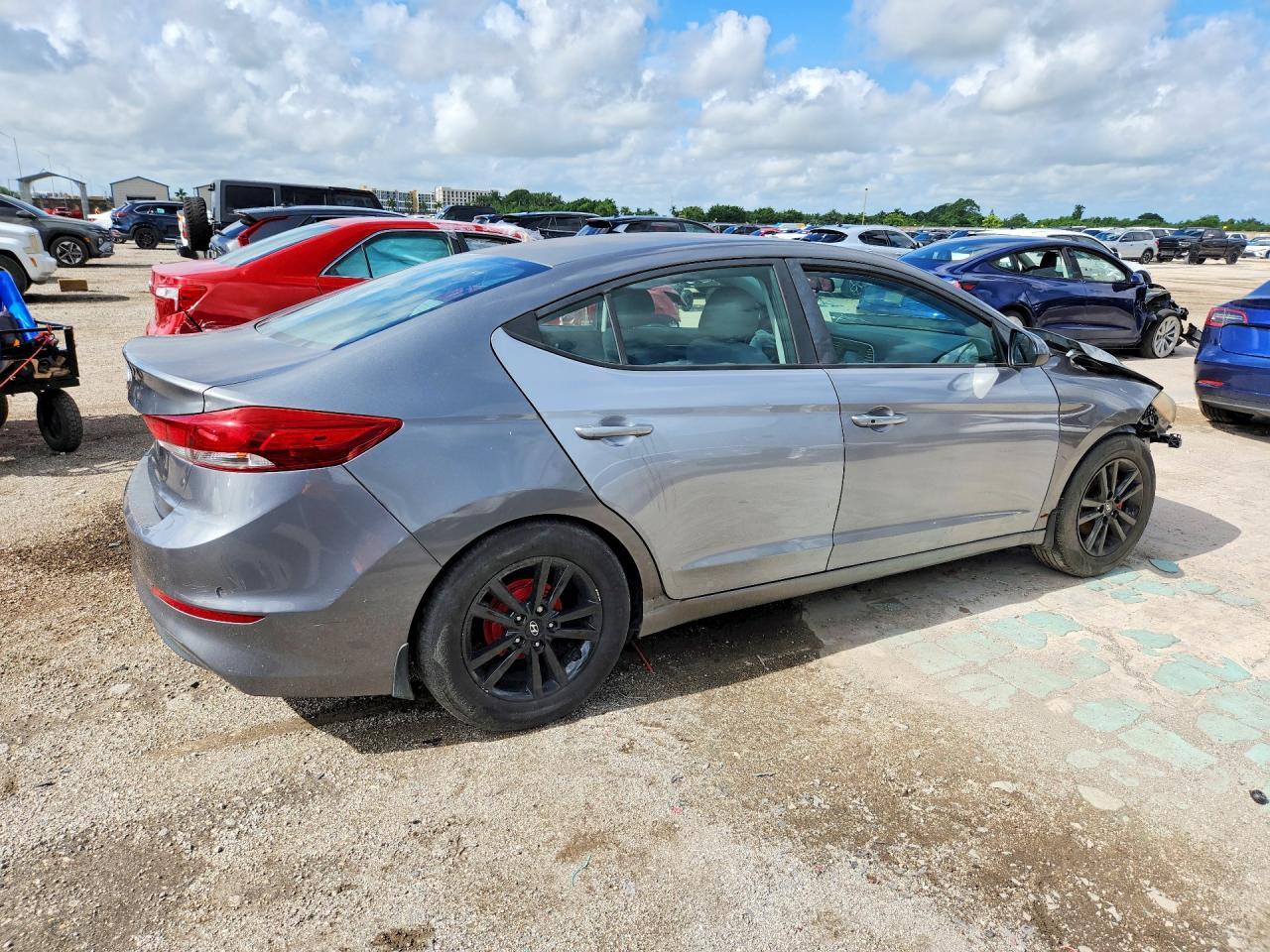 2018 Hyundai Elantra Se - Image 3
