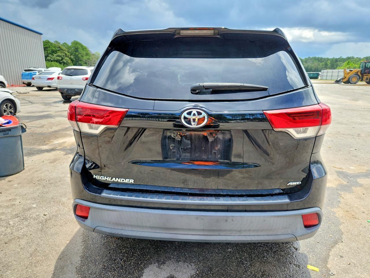 2019 Toyota Highlander Le - Image 6