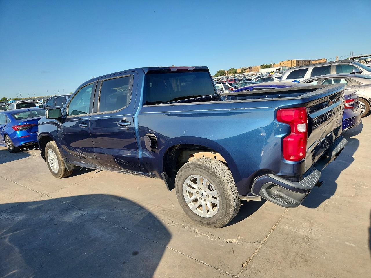 2022 Chevrolet Silverado Ltd C1500 Rst - Фото 2