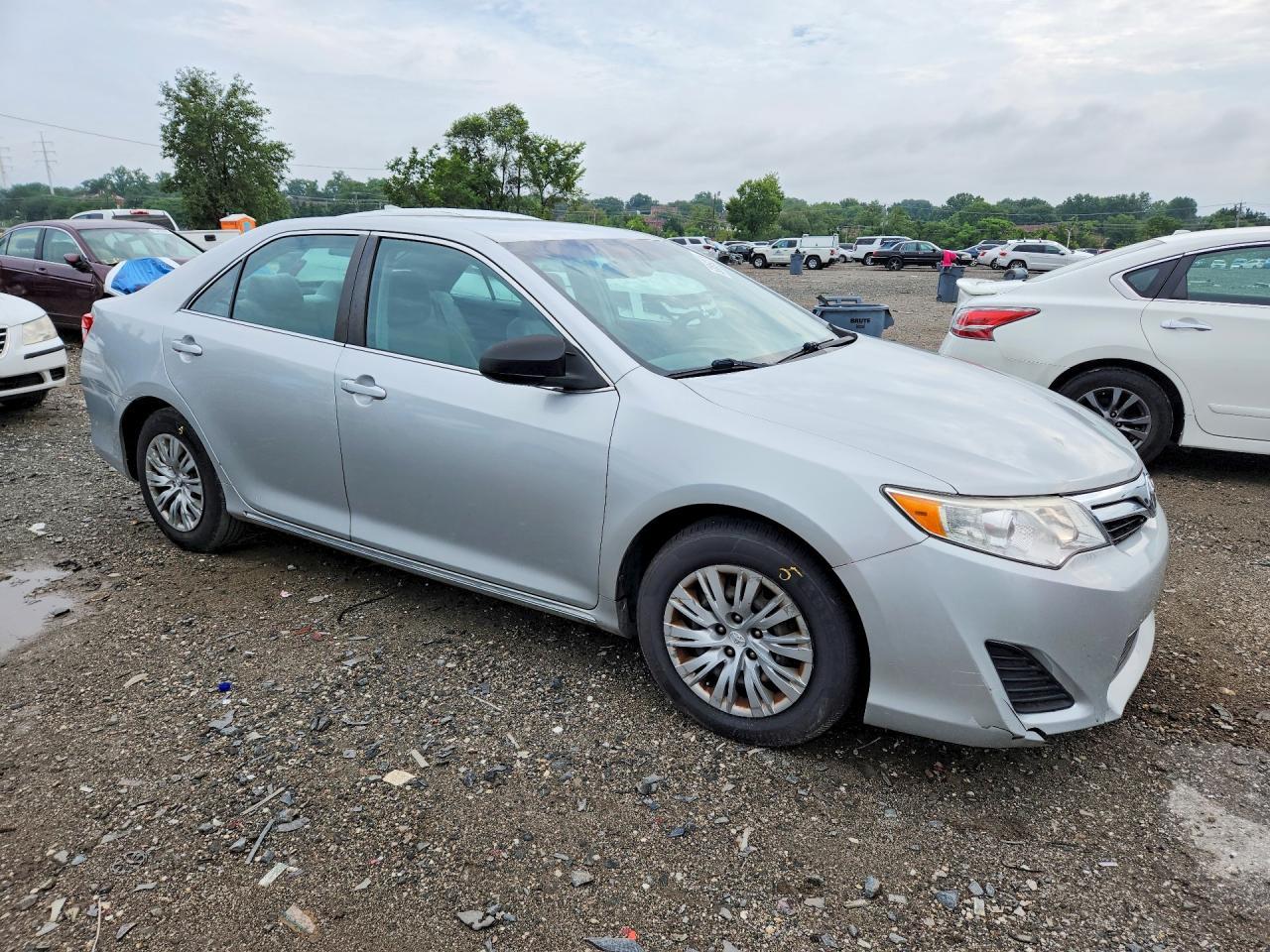 2012 Toyota Camry Le - Фото 4