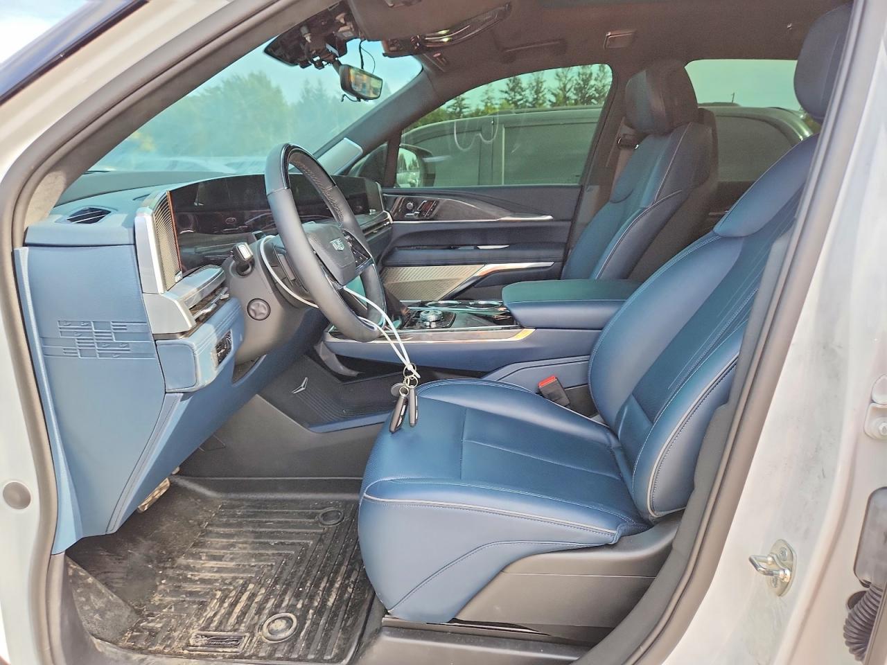 2025 Cadillac Escalade Iq Sport-2 - Фото 7