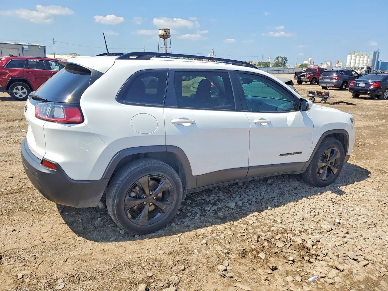2021 Jeep Cherokee Latitude Plus - Фото 3