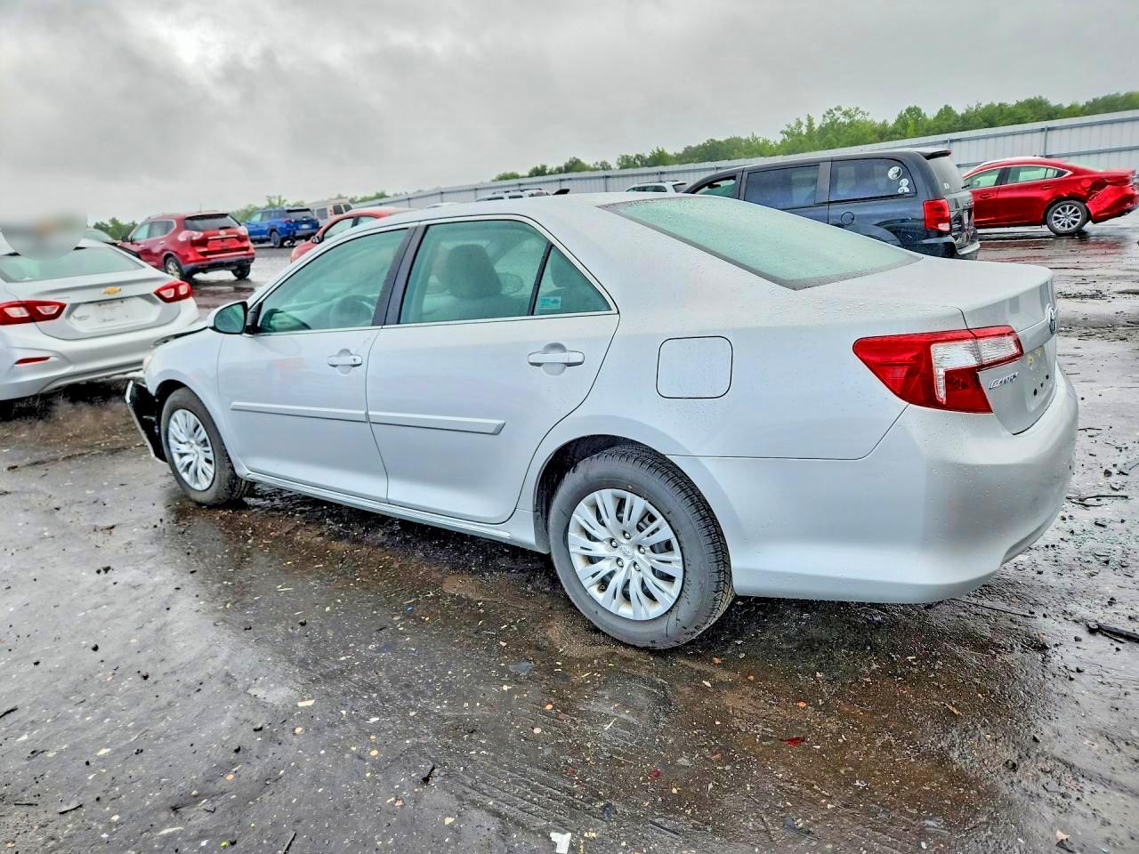 2012 Toyota Camry Le - Image 2