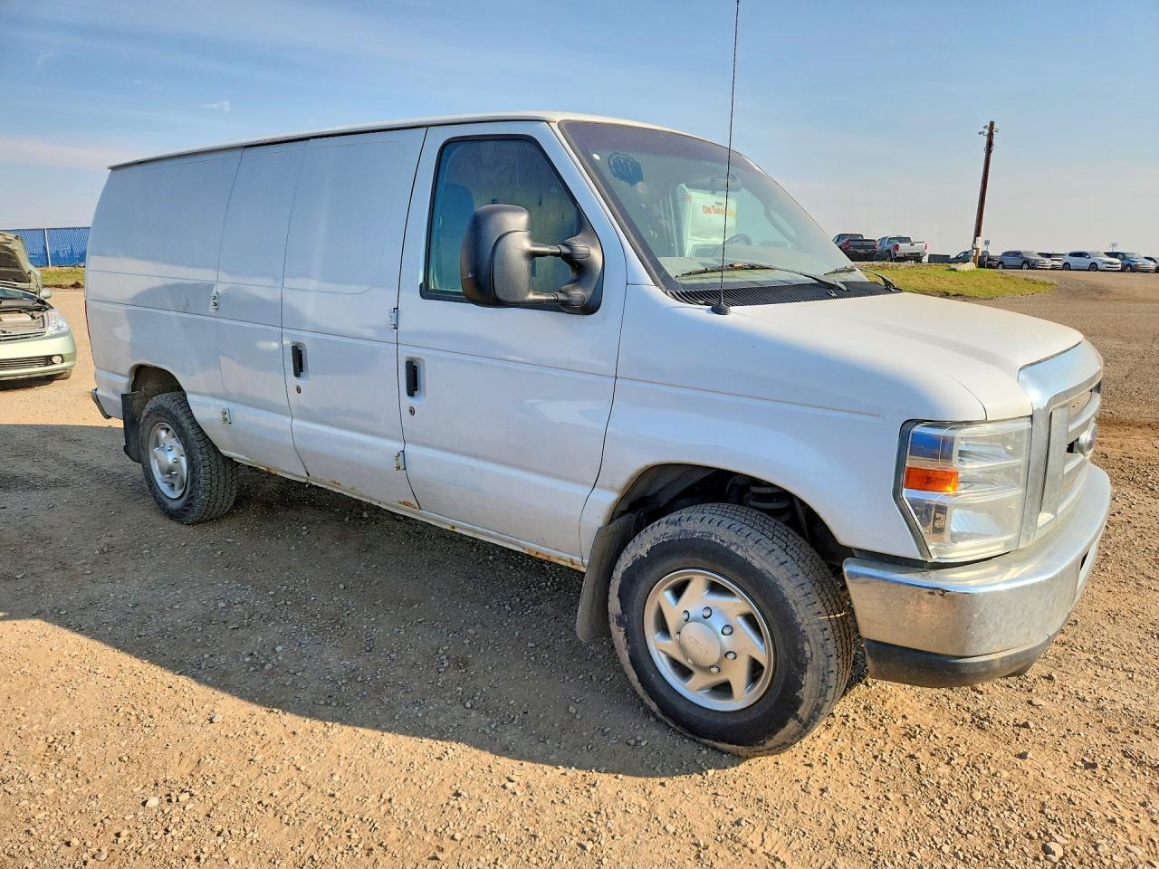 2013 Ford Econoline E250 Van - Фото 4