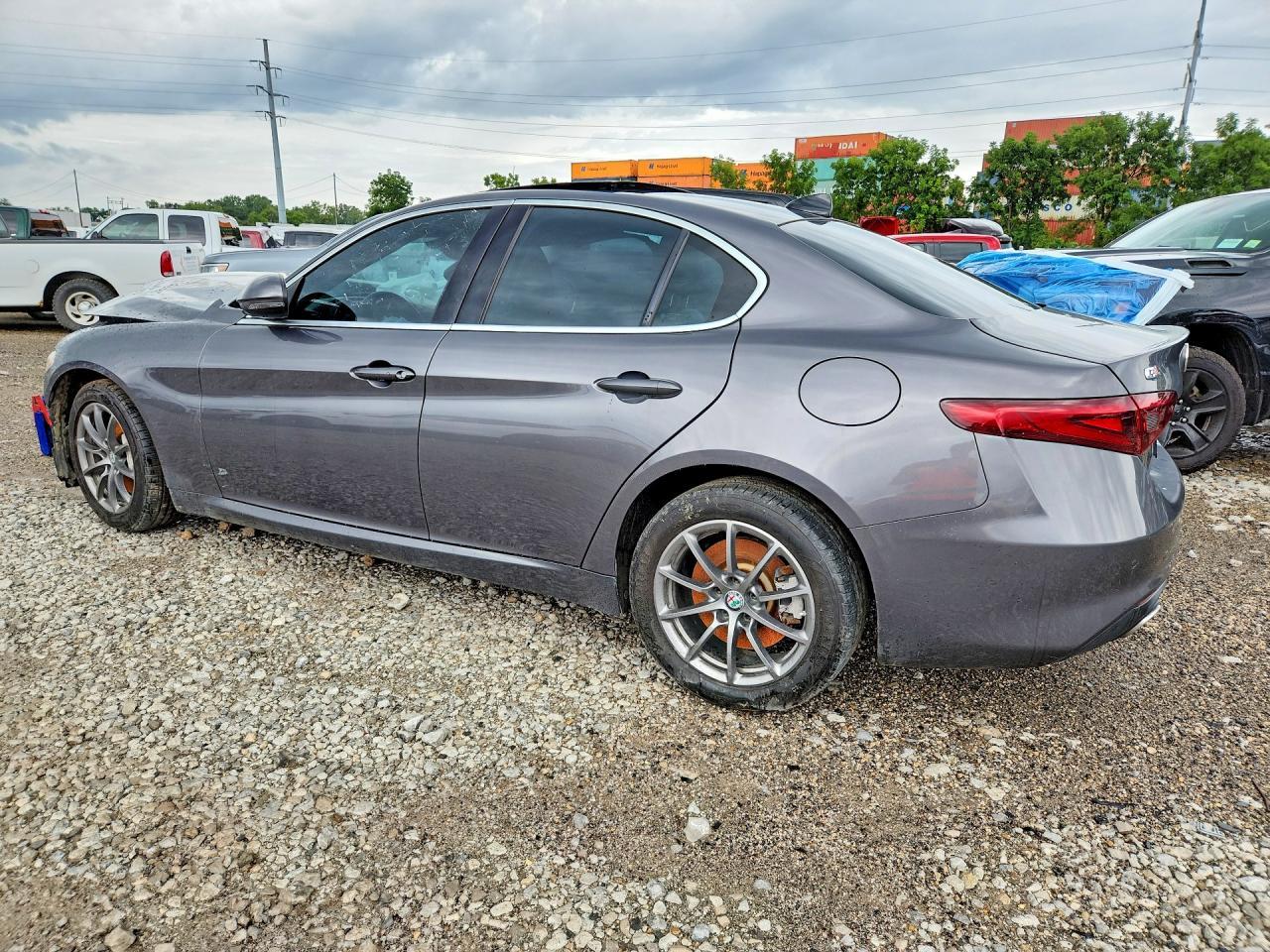 2018 Alfa Romeo Giulia Q4 - Image 2