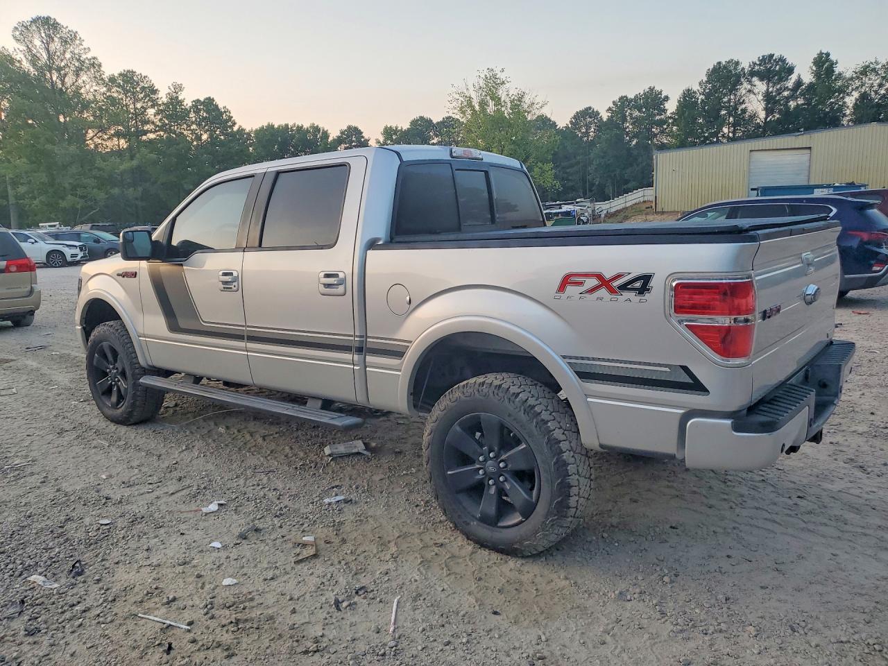 2014 Ford F150 Supercrew - Фото 2