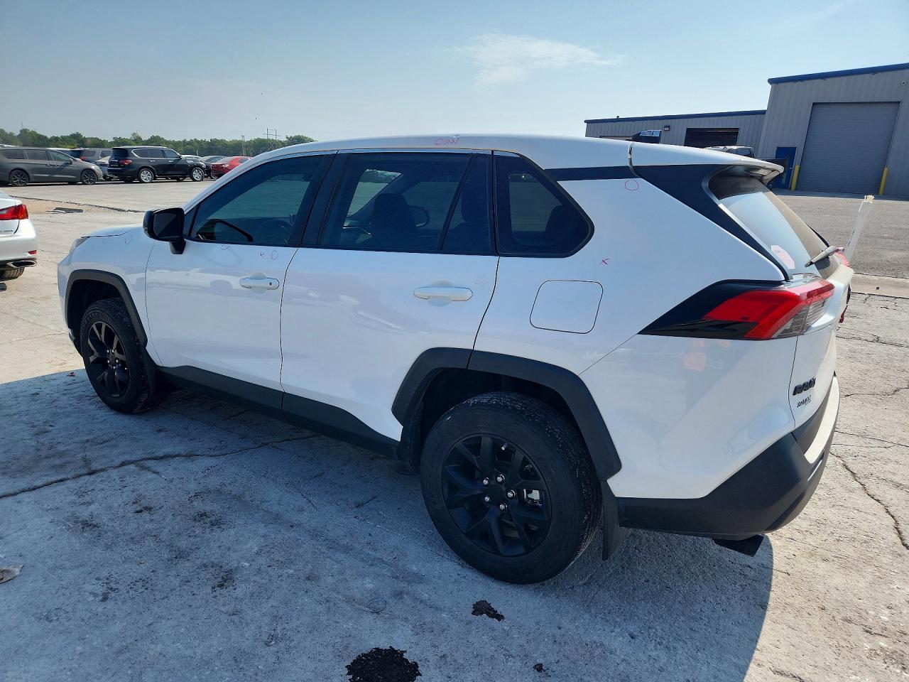2024 Toyota Rav4 Le - Фото 2