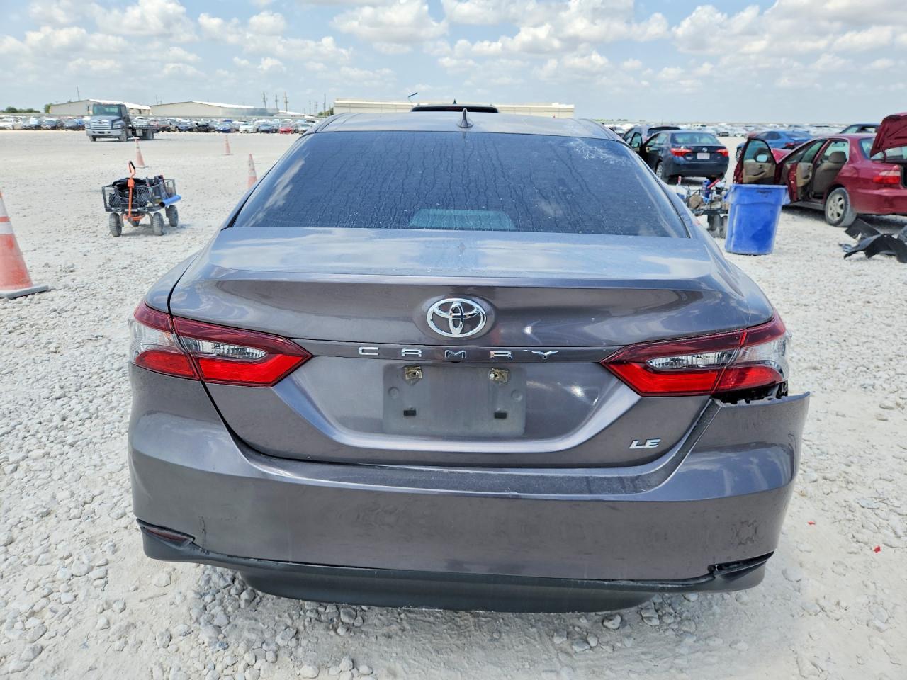 2024 Toyota Camry Le - Фото 6