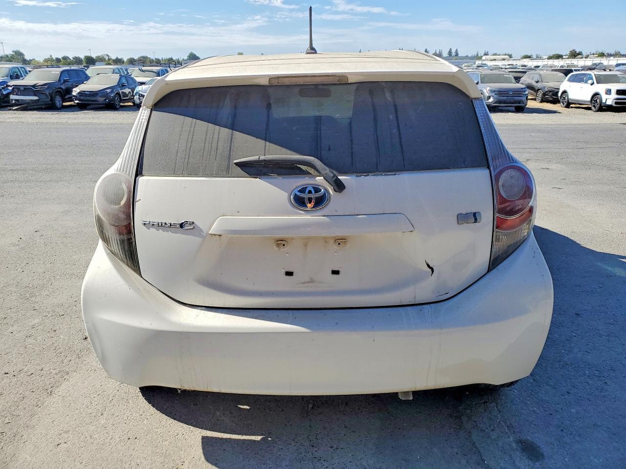 2012 Toyota Prius C One - Фото 6